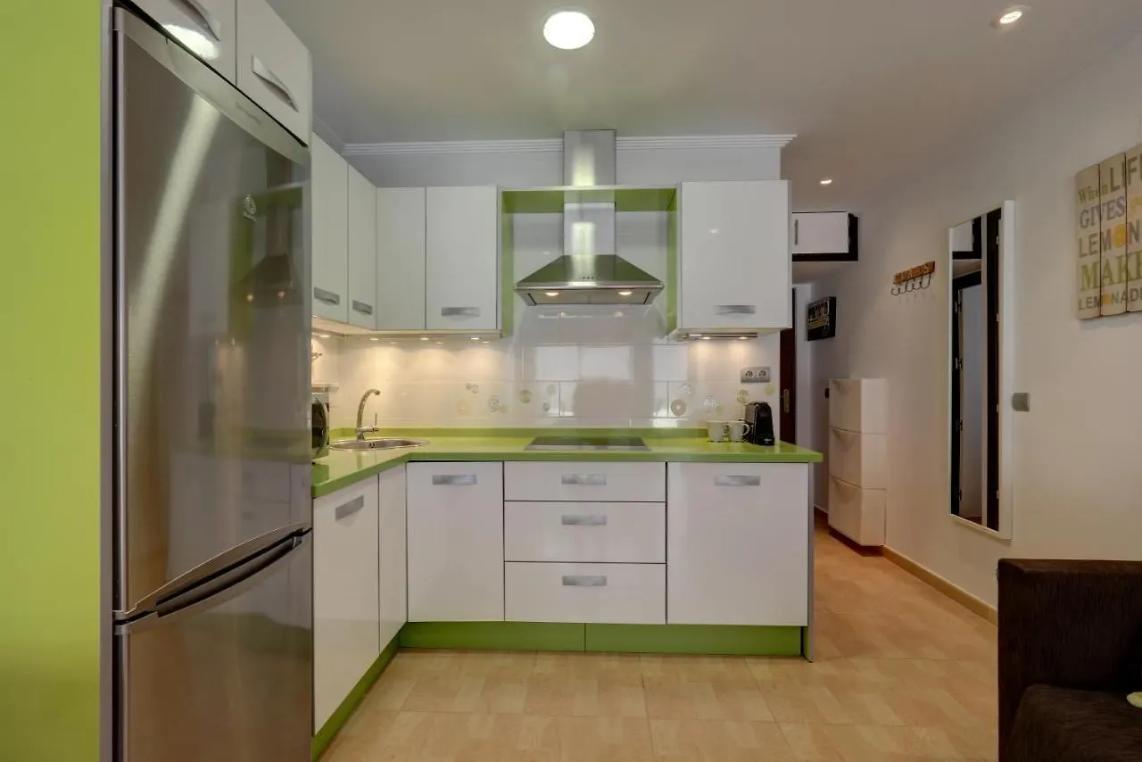 071 - Beachside Studio Perfect For A Family Getaway Apartment Torremolinos