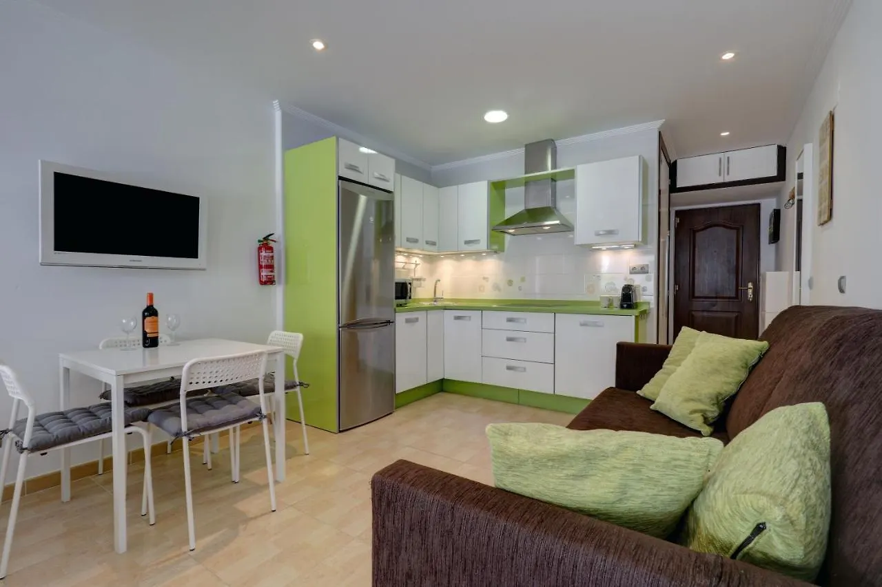 071 - Beachside Studio Perfect For A Family Getaway Apartment Torremolinos