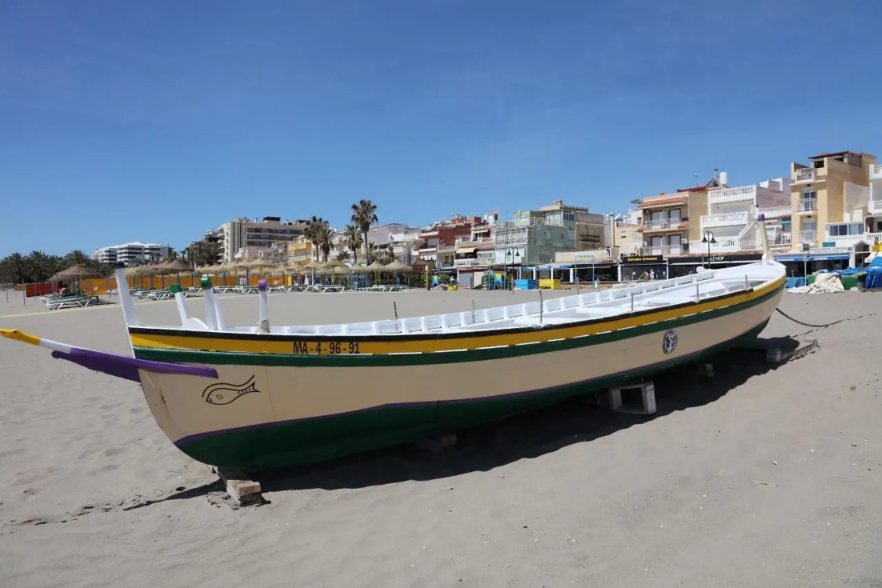 071 - Beachside Studio Perfect For A Family Getaway Apartment Torremolinos